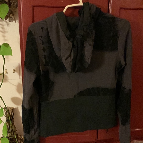 Lululemon beautiful black jacket with double face like 2 jackets in one. - Picture 6 of 7